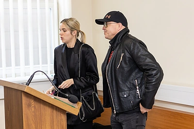 Ramūnas Rudokas ir Justina Rudokė teisme / P.Peleckio BNS nuotr.