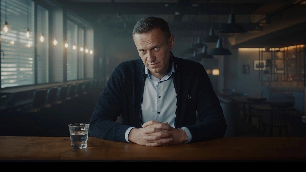 Kadras iš dokumentinio filmo „Navalnas“