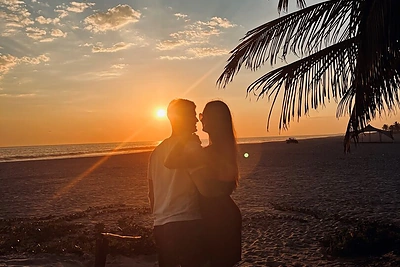 Mykolas Bistrickas su mergina Roberta / Asmeninio albumo nuotr.