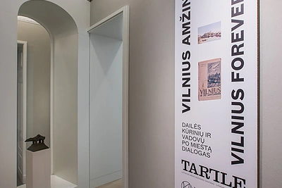 Paroda „Vilnius amžinai. Dailės kūrinių ir vadovų po miestą dialogas“ / „Tartle“ archyvo nuotr.
