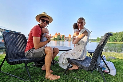 Simonas Dailidė su šeima / Asmeninio albumo nuotr.