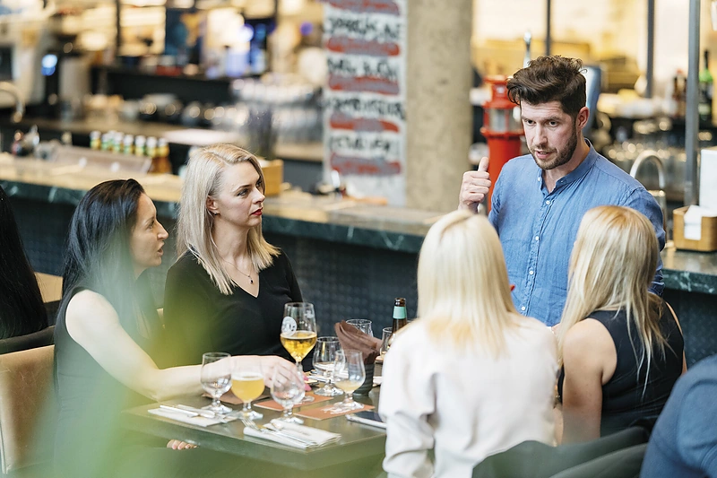 Degustacinė vakarienė Klaipėdos gastrobare „Švyturys Bhouse“ / „Švyturio“ nuotr.