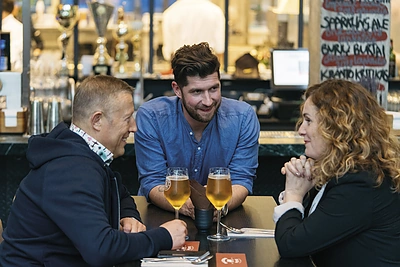 Degustacinė vakarienė Klaipėdos gastrobare „Švyturys Bhouse“ / „Švyturio“ nuotr.