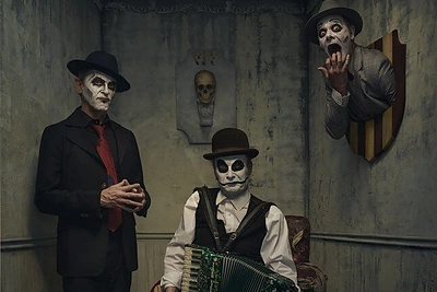 Vilniuje koncertuos aštrieji britai „The Tiger Lillies“: atveža programą apie šių dienų aktualijas