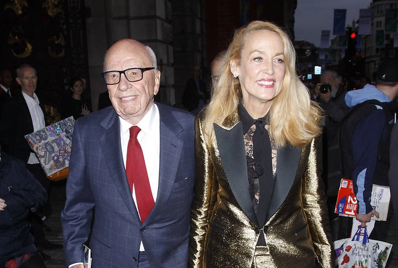 Rupert Murdoch and Jerry Hall / AFP/„Scanpix“ nuotr.