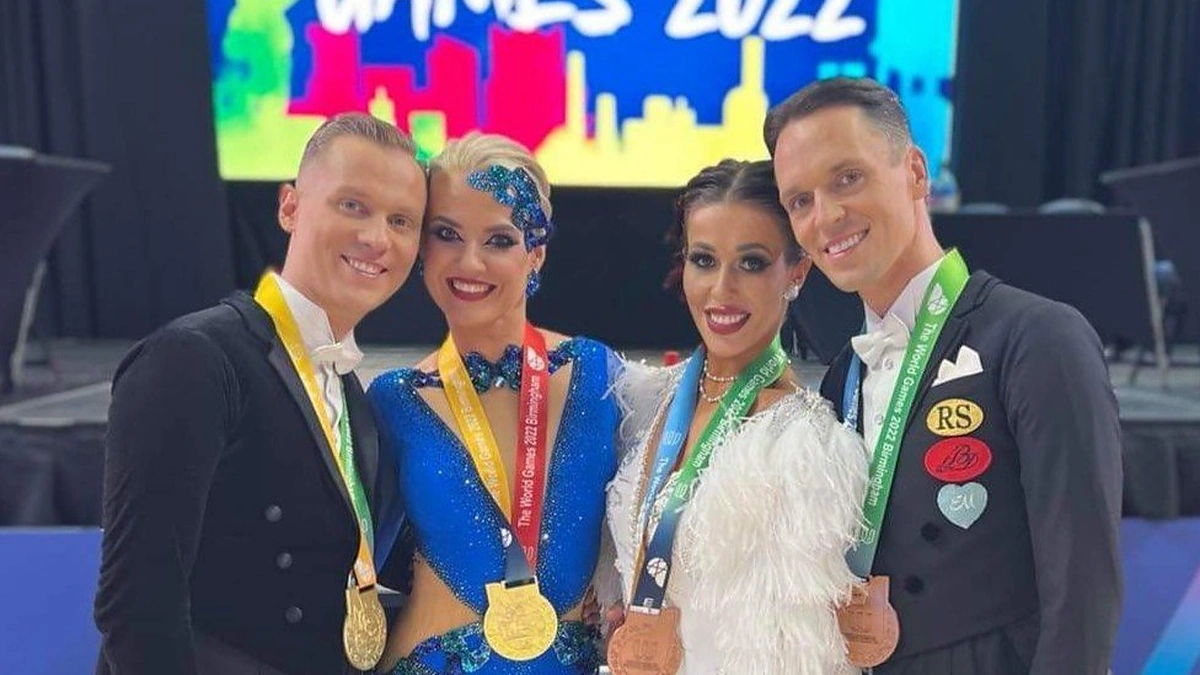 Pasaulio žaidynių medalininkai Evaldas Sodeika ir Ieva Sodeikienė, Vaidotas Lacitis ir Veronika Golodneva Lacitienė / LSŠF nuotr.