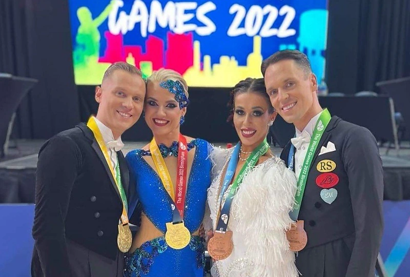 Pasaulio žaidynių medalininkai Evaldas Sodeika ir Ieva Sodeikienė, Vaidotas Lacitis ir Veronika Golodneva Lacitienė / LSŠF nuotr.