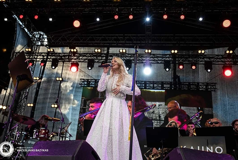 Anastasia Bukina ir Kauno bigbendas / Klaipėdos pilies džiazo festivalio organizatorių nuotr.