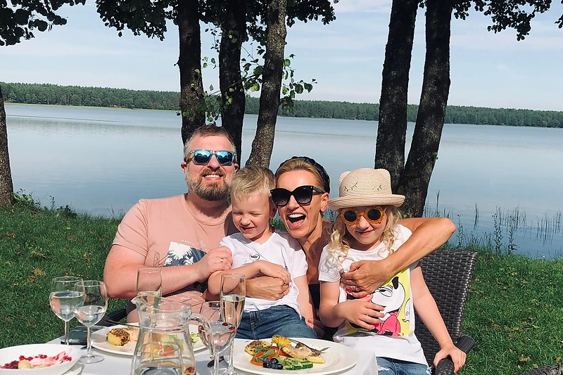 Katažina ir Deivydas Zvonkai su vaikais / Asmeninio albumo nuotr.