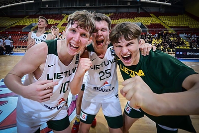 Lietuvos U-16 vaikinų krepšinio rinktinė – Europos čempionė / FIBA nuotr.