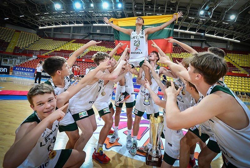 Lietuvos U-16 vaikinų krepšinio rinktinė – Europos čempionė / FIBA nuotr.