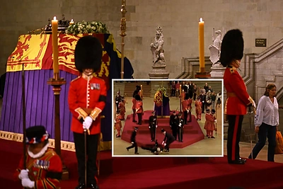 Prie karalienės Elizabeth II karsto – neeilinis įvykis: nualpo gvardietis