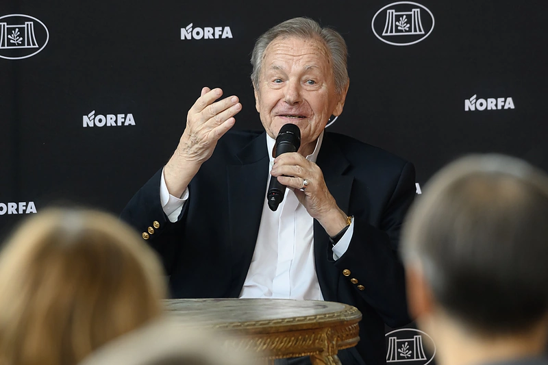 Eduardui Kaniavai suteiktas LNOBT garbės emerito vardas / Martyno Aleksos nuotr.