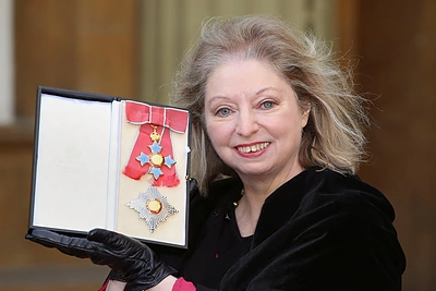 Mirė žymi britų rašytoja Hilary Mantel