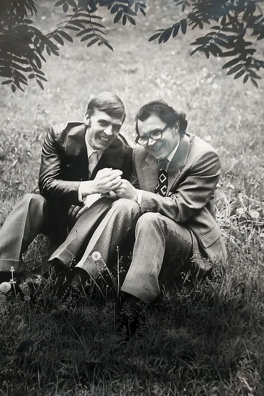 Leonidas Šumskis (kairėje) su Mikalojumi Noviku 1975 m. / Asmeninio albumo nuotr.
