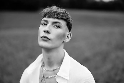 Silvester Belt pristato naują dainą „Ar Dar Matai”: klausytoją kviečia dažniau kalbėti akimis