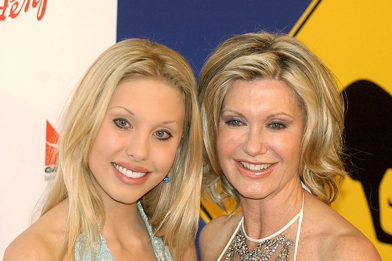 Olivia Newton-John su dukra Chloe Lattanzi / Vida Press nuotr.