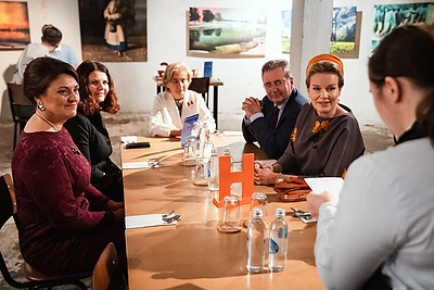 Diana Nausėdienė ir karalienė Mathilde lankėsi socialiniame restorane „Pirmas blynas“ / Eitvydo Kinaičio / Prezidento kanceliarijos nuotr.