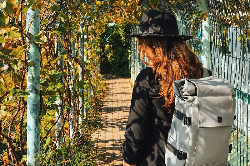 Moteriška kuprinė: kokios medžiagos rinktis