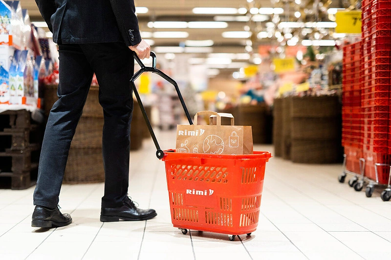 Pasirinkus naują skenavimo funkciją nebelieka poreikio atsiskaitant kasose prekes iškrauti iš vežimėlio bei kiekvieną jų atskirai skenuo / RIMI nuotr.