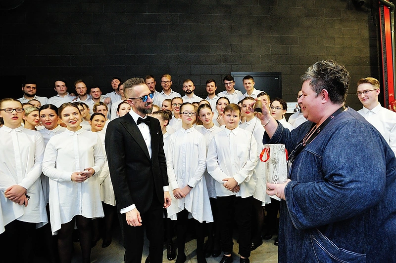 Linas Adomaitis su choru „Jaunystė“ / D.Čėplos nuotr.