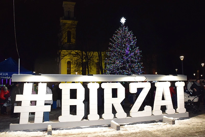 Biržų Kalėdų eglės įžiebimas / Biržų rajono savivaldybės nuotr.