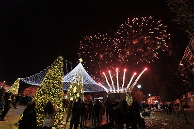 Jonavos Kalėdų eglės įžiebimas / Audriaus Reipos, Vytauto Kalpoko nuotr.