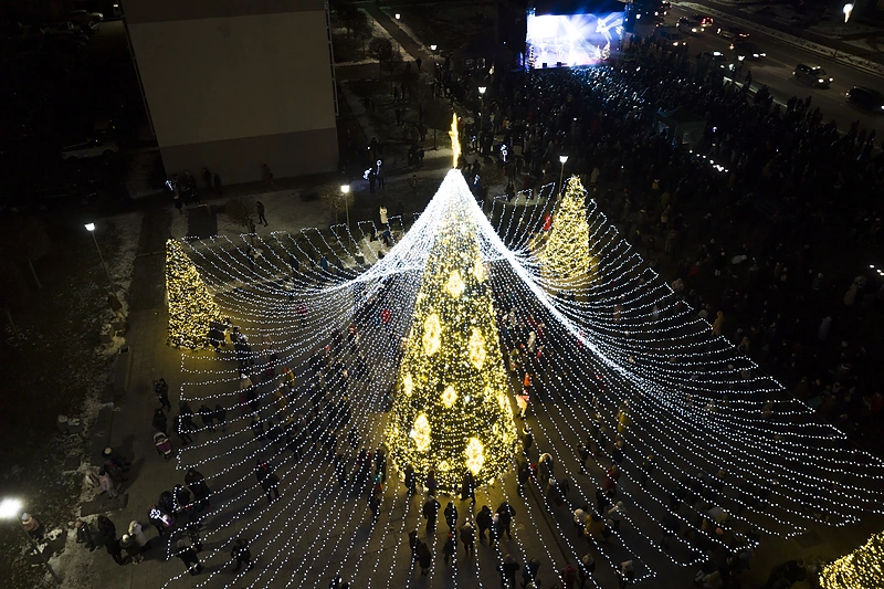 Jonavos Kalėdų eglės įžiebimas / Audriaus Reipos, Vytauto Kalpoko nuotr.