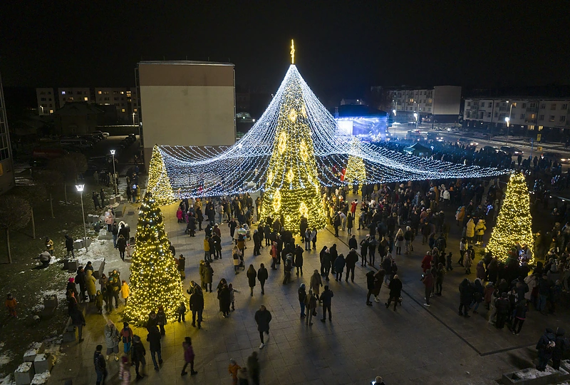 Jonavos Kalėdų eglės įžiebimas / Audriaus Reipos, Vytauto Kalpoko nuotr.