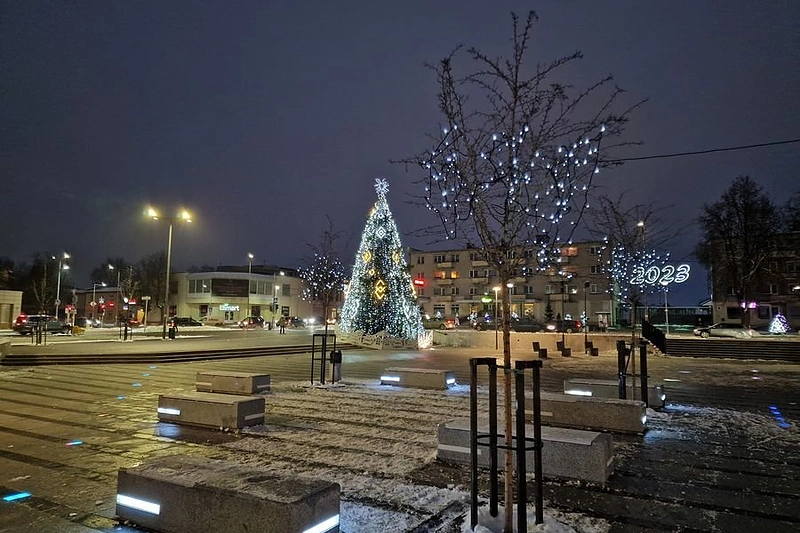 Radviliškio Kalėdų eglė / Radviliškio rajono savivaldybės nuotr.