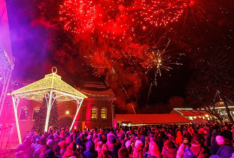 Raudondvario Kalėdų eglės įžiebimas / Kauno rajono savivaldybės nuotr.