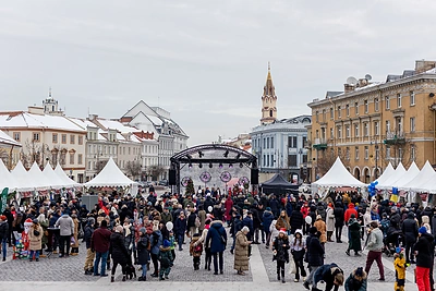 Vilniaus Rotušėje iškilmingas jubiliejinės 20-osios Tarptautinės Kalėdų labdaros mugės atidarymas / Lukas Balandis / BNS nuotr.