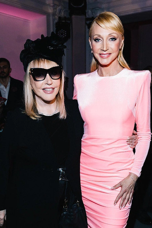 Kristina Orbakaitė su mama Ala Pugačiova / Socialinių tinklų nuotr.