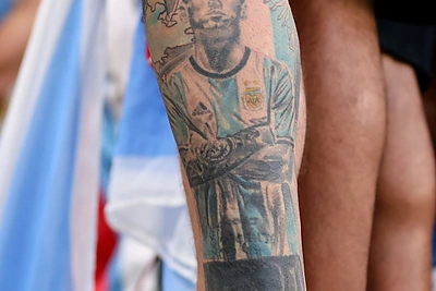 Argentinos ir Prancūzijos sirgaliai prieš finalą Katare / „Scanpix“ nuotr.