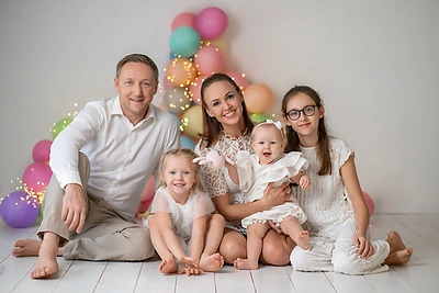 Rima Petrauskytė su šeima atšventė pirmąjį dukros gimtadienį: prabilo apie trijų vaikų auginimą