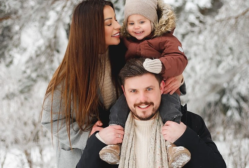 Evelina ir Ovidijus Petrauskai su dukra Estele / Domantės Vasiliauskaitės nuotr.