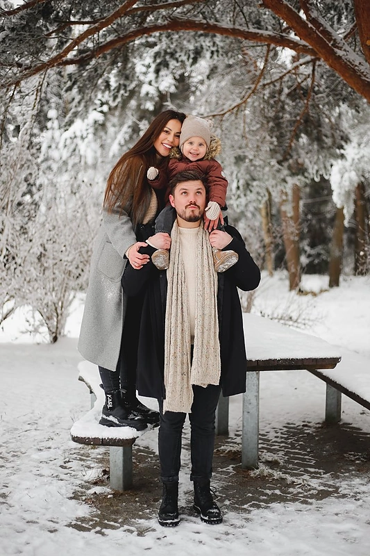 Evelina ir Ovidijus Petrauskai su dukra Estele / Domantės Vasiliauskaitės nuotr.