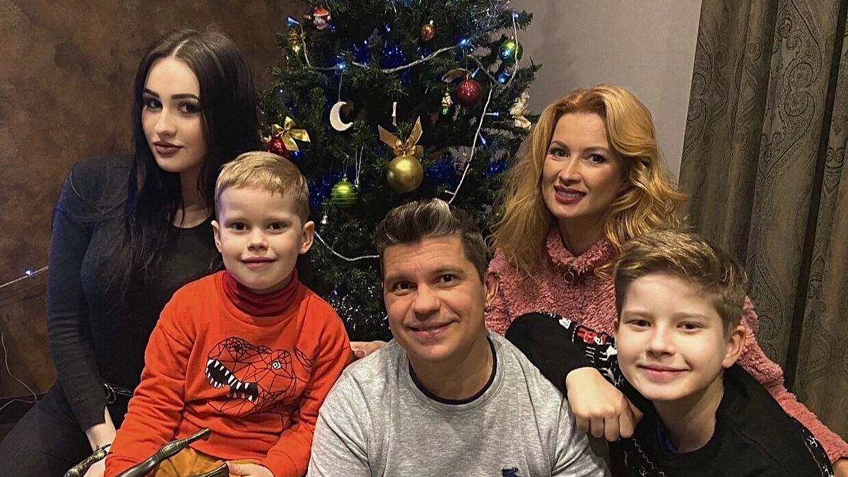 Renata ir Deivis Norvilai su vaikais / Asmeninio albumo nuotr.