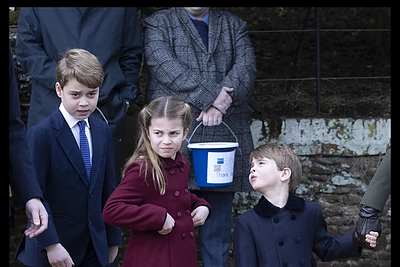 Britų karališkoji šeima eina į šventines pamaldas / „Scanpix“ nuotr.