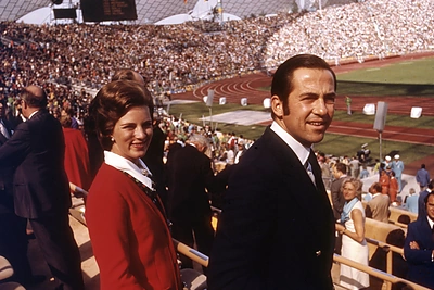 Buvęs Graikijos karalius Konstantinas II su žmona karaliene žmona Anne-Marie / AFP/„Scanpix“ nuotr.