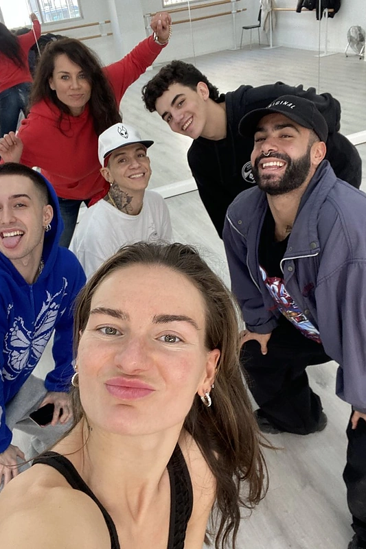 „Tina Dance“ su šokėjais iš Madrido / Asmeninio albumo nuotr.