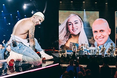 Vidas Bareikis garsias šalies poras pavertė Mona Lizomis ir jų tapytojais – pristato vaizdo klipą