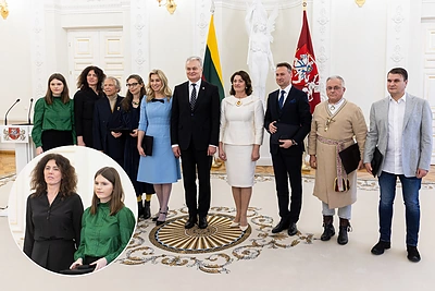 Prezidentūroje pagerbti menininkai: M.Kvedaravičiaus nacionalinę premiją atsiėmė sesuo ir dukra