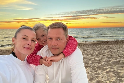 Laura Imbrasienė su vyru Gediminu ir dukra Saule Sofija / Asmeninio albumo nuotr.