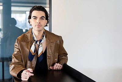 Rokas Yan pristato naują dainą ir vaizdo klipą: su būriu profesionalų šoka ir pats atlikėjas