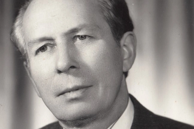 Mirė buvęs Kauno valstybino muzikinio teatro solistas Juozas Gediminas Šmitas