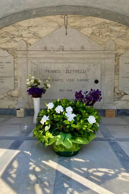 Franco Zeffirelli antkapis / Opero ir baleto teatro nuotrauka