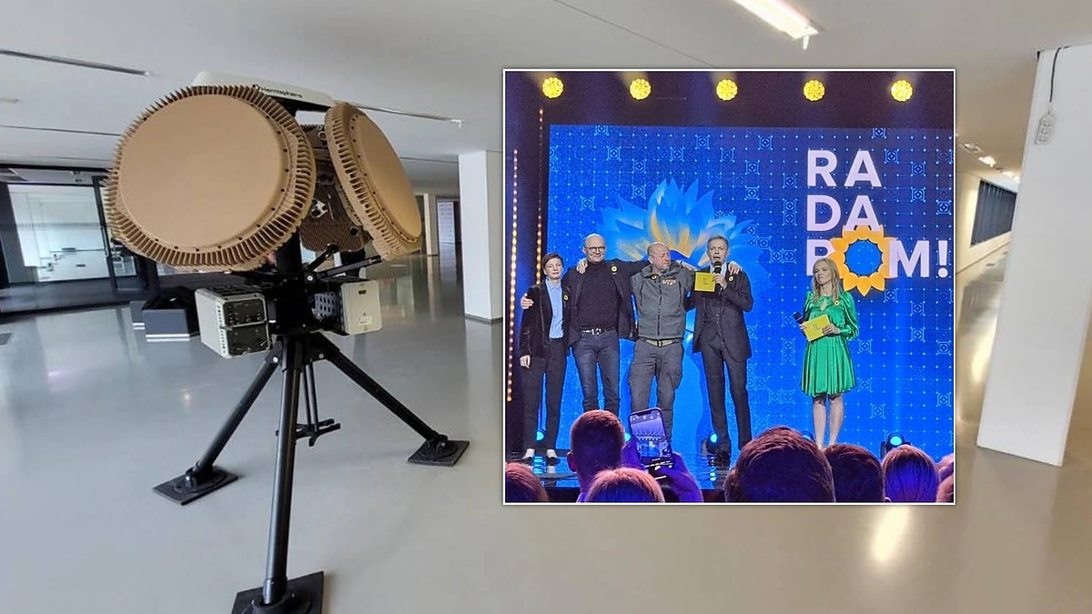 Pirmasis – mokomasis – radaras eksponuojamas Nacionalinės dailės galerijos patalpose / „Blue/Yellow“ nuotr.