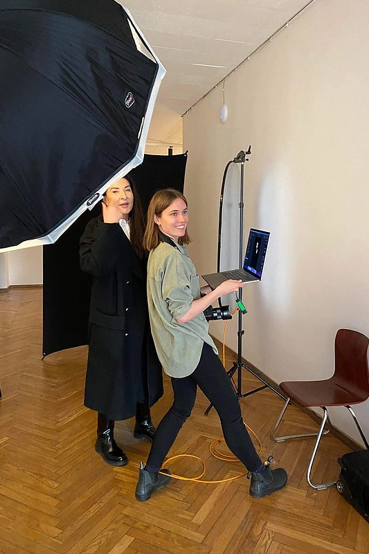 Agnė Bekeraitytė–Popierė su Marina Abramovič / Asmeninio albumo nuotr.