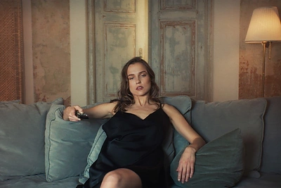 GJan pristato vaizdo klipą: jame – duoklė popkultūrai ir Sauliui Prūsaičiui bei šokiai su beždžione